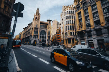 Cómo moverse por Barcelona: del aeropuerto a tu apartamento (y por toda la ciudad)